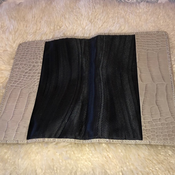 PAUL SMITH GREY ALLIGATOR 🐊 Notebook cover - Picture 3 of 7